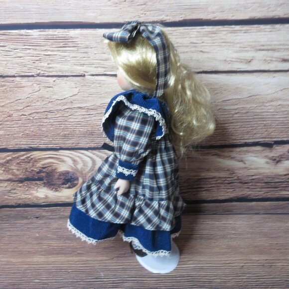 UniQue Porcelain Doll Limited Edition 16" - Llly - Picture 8 of 11